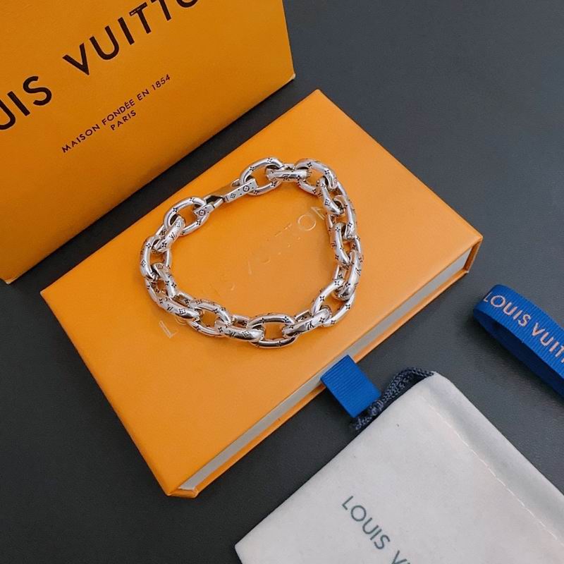 LV Bracelet 02lyr08